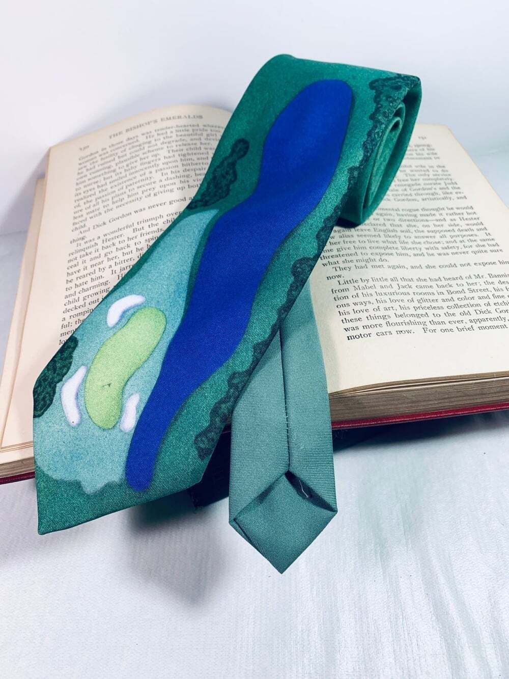 Vintage Golf Neck Tie Par 3 Famous Green Knot Sense